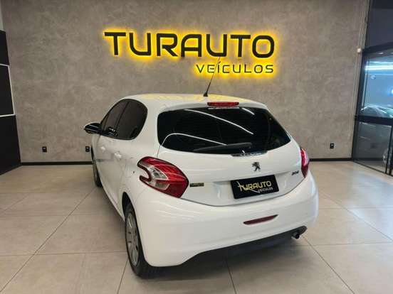 PEUGEOT-208-2016