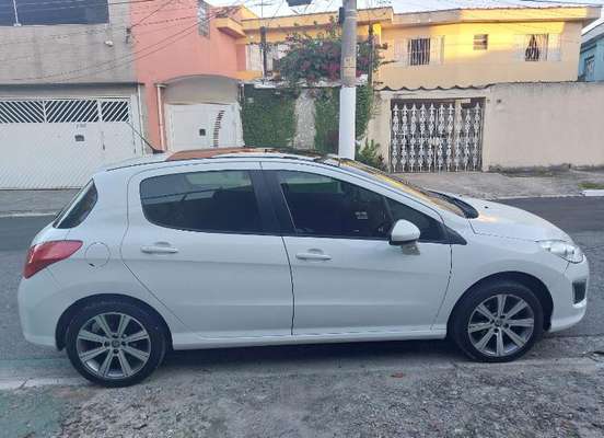 PEUGEOT-308-2011