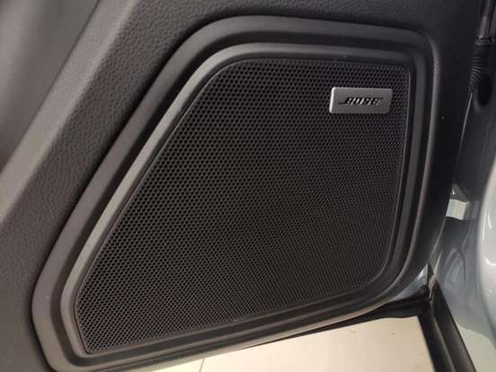 PORSCHE-MACAN-2021
