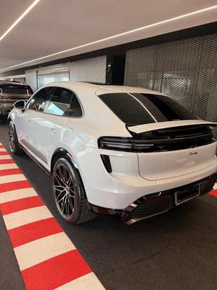 PORSCHE-MACAN-2024