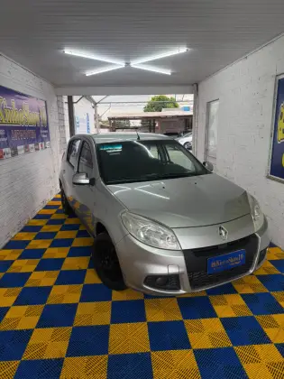 RENAULT SANDERO 1.0 EXPRESSION 16V FLEX 4P MANUAL RENAULT SANDERO 1.0 EXPRESSION 16V FLEX 4P MANUAL