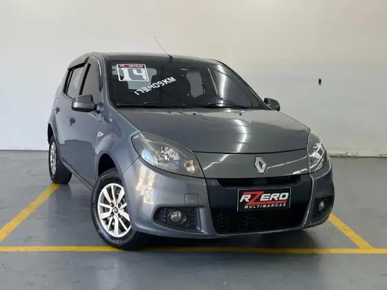 RENAULT SANDERO 1.0 EXPRESSION 16V FLEX 4P MANUAL RENAULT SANDERO 1.0 EXPRESSION 16V FLEX 4P MANUAL
