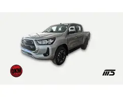 TOYOTA HILUX 2.8 D-4D TURBO DIESEL CD SRV 4X4 AUTOMÁTICO TOYOTA HILUX 2.8 D-4D TURBO DIESEL CD SRV 4X4 AUTOMÁTICO