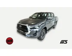 TOYOTA HILUX 2.8 D-4D TURBO DIESEL CD SRX PLUS 4X4 AUTOMÁTICO TOYOTA HILUX 2.8 D-4D TURBO DIESEL CD SRX PLUS 4X4 AUTOMÁTICO