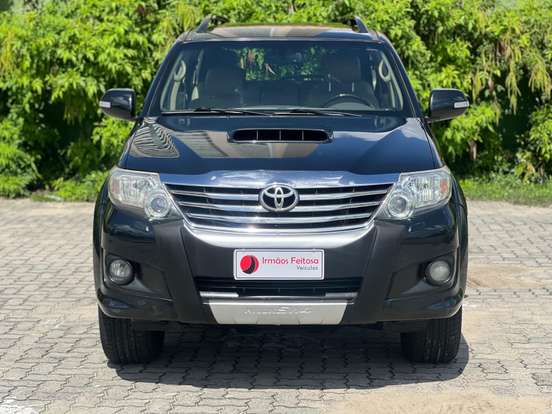 TOYOTA-HILUX SW4-2013