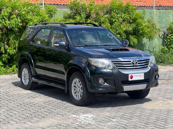 TOYOTA-HILUX SW4-3.0 SRV 4X4 7 LUGARES 16V TURBO INTERCOOLER DIESEL 4P AUTOMÁTICO TOYOTA-HILUX SW4-2013