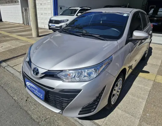 TOYOTA YARIS 1.3 16V FLEX XL LIVE MULTIDRIVE