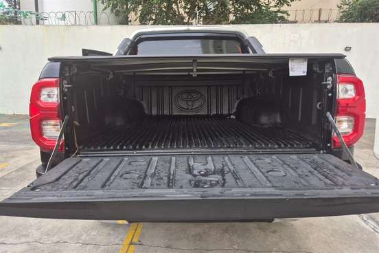TOYOTA-HILUX-2017