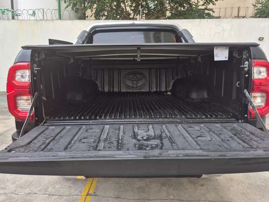 TOYOTA-HILUX-2.7 SRV 4X2 CD 16V FLEX 4P AUTOMÁTICO TOYOTA-HILUX-2017