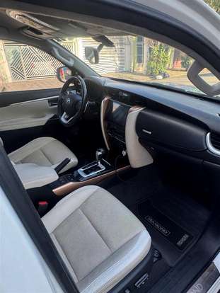 TOYOTA-HILUX SW4-2018