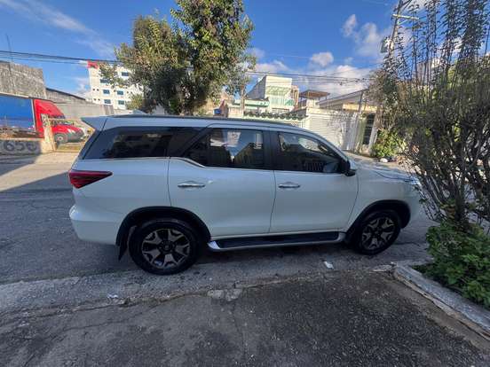 TOYOTA-HILUX SW4-2.8 SRX DIAMOND 4X4 7 LUGARES 16V TURBO INTERCOOLER DIESEL 4P AUTOMÁTICO TOYOTA-HILUX SW4-2018