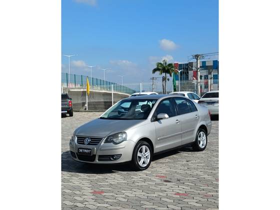 VOLKSWAGEN POLO SEDAN 2.0 MI COMFORTLINE 8V FLEX 4P MANUAL
