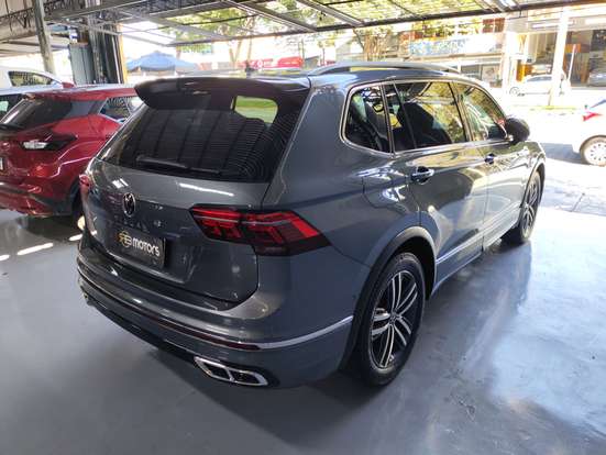 VOLKSWAGEN-TIGUAN-2023