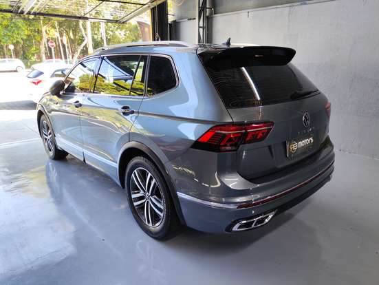 VOLKSWAGEN-TIGUAN-2023