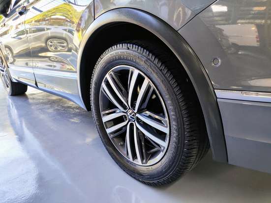 VOLKSWAGEN-TIGUAN-2023
