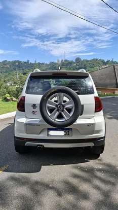 VOLKSWAGEN-CROSSFOX-2011