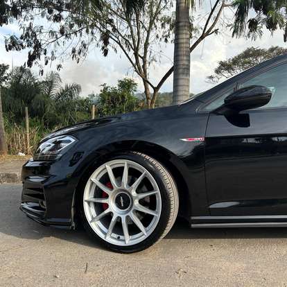 VOLKSWAGEN-GOLF-2015