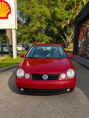 VOLKSWAGEN-POLO SEDAN-2002
