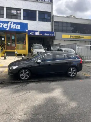 VOLVO V60 3.0 T6 R DESIGN 24V TURBO GASOLINA 4P AUTOMÁTICO