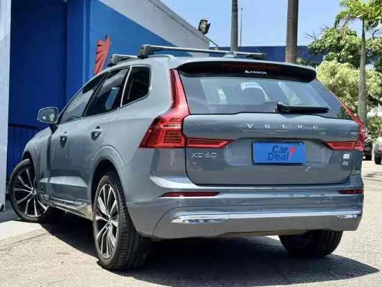 VOLVO-XC60-2022