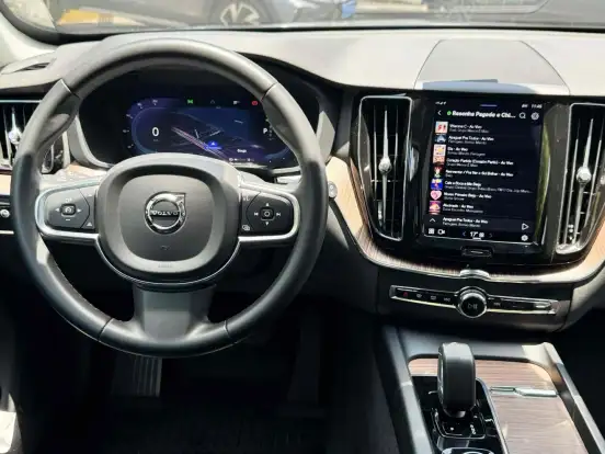 VOLVO-XC60-2022