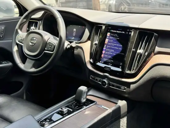 VOLVO-XC60-2022
