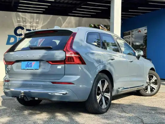 VOLVO-XC60-2022