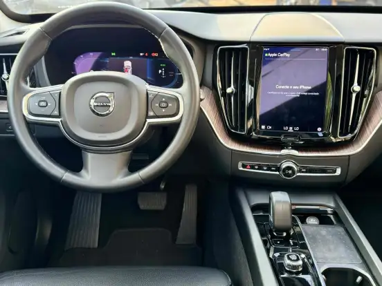 VOLVO-XC60-2022