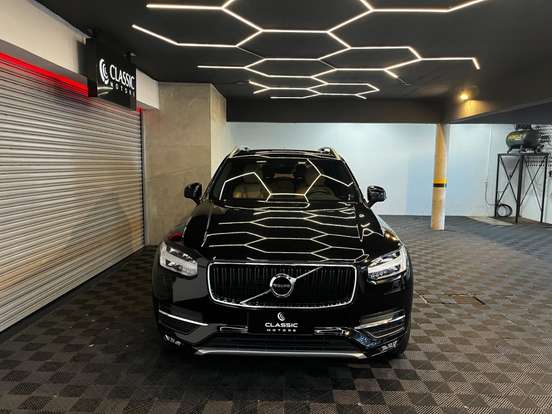 VOLVO-XC90-2019