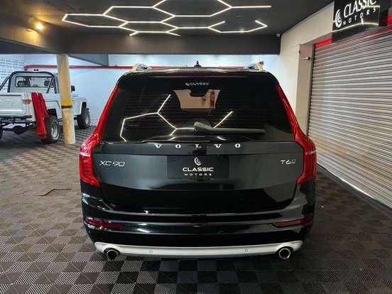 VOLVO-XC90-2019