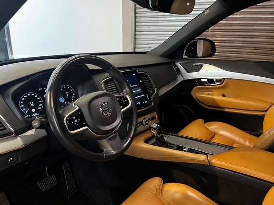 VOLVO-XC90-2019