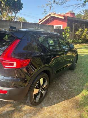 VOLVO-XC40-2019