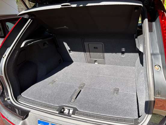 VOLVO-XC40-2.0 T5 GASOLINA MOMENTUM AWD GEARTRONIC VOLVO-XC40-2019