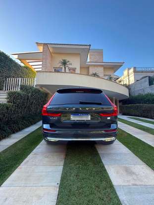VOLVO-XC60-2023