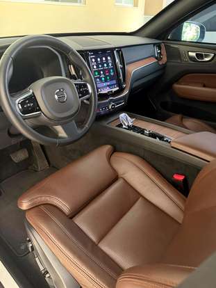 VOLVO-XC60-2023