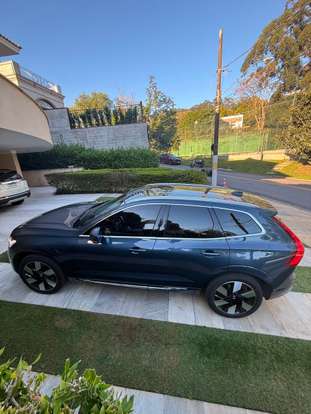 VOLVO-XC60-2023