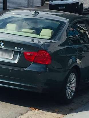BMW-320i-2009