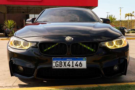 BMW-320i-2015