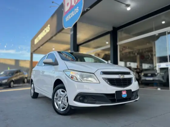 CHEVROLET ONIX 1.0 MPFI LT 8V FLEX 4P MANUAL CHEVROLET ONIX 1.0 MPFI LT 8V FLEX 4P MANUAL