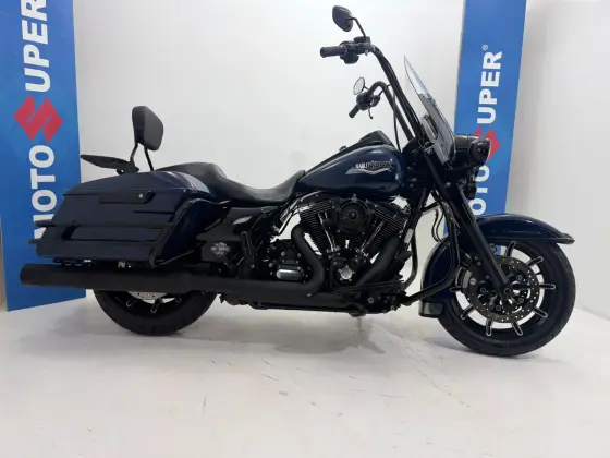 HARLEY-DAVIDSON ROAD KING CLASSIC 