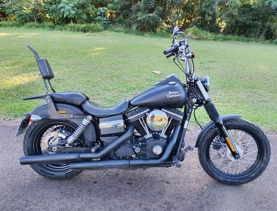 HARLEY-DAVIDSON DYNA STREET BOB 