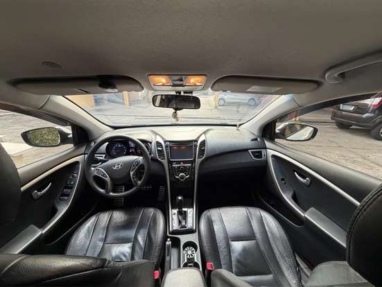 HYUNDAI-I30-1.8 MPI 16V GASOLINA 4P AUTOMATICO HYUNDAI-I30-2014