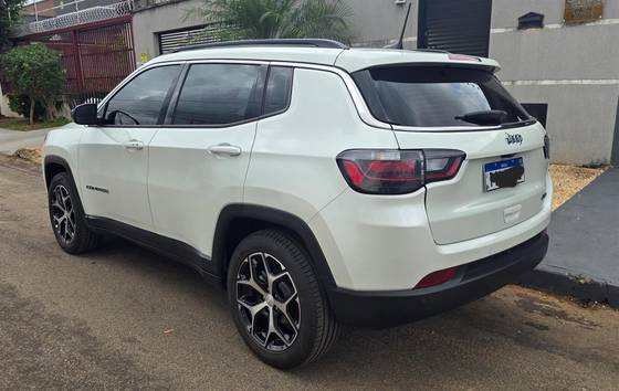 JEEP COMPASS 1.3 T270 TURBO FLEX LONGITUDE AT6