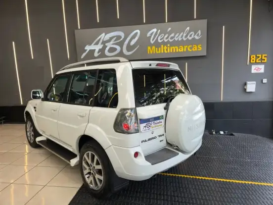 MITSUBISHI-PAJERO TR4-2.0 4X2 16V 140CV FLEX 4P AUTOMÁTICO MITSUBISHI-PAJERO TR4-2014