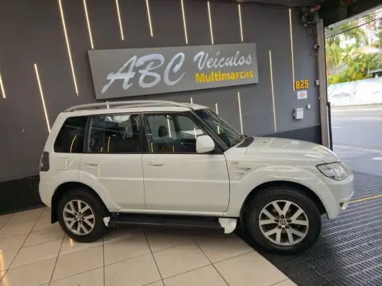 MITSUBISHI-PAJERO TR4-2.0 4X2 16V 140CV FLEX 4P AUTOMÁTICO MITSUBISHI-PAJERO TR4-2014