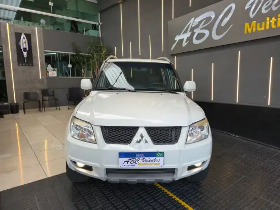 MITSUBISHI-PAJERO TR4-2.0 4X2 16V 140CV FLEX 4P AUTOMÁTICO MITSUBISHI-PAJERO TR4-2014
