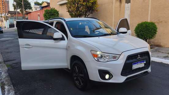 MITSUBISHI-ASX-2012