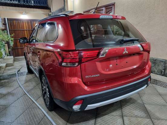 MITSUBISHI-OUTLANDER-2.0 16V GASOLINA 4P AUTOMÁTICO MITSUBISHI-OUTLANDER-2016