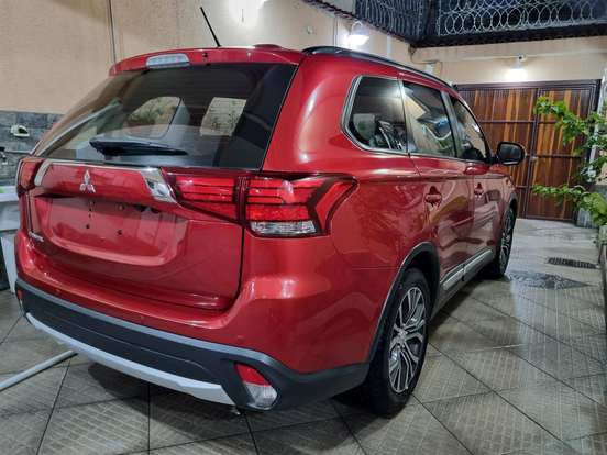 MITSUBISHI-OUTLANDER-2.0 16V GASOLINA 4P AUTOMÁTICO MITSUBISHI-OUTLANDER-2016