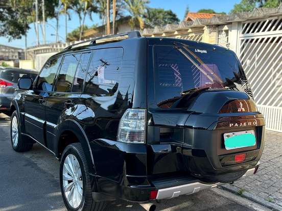 MITSUBISHI-PAJERO-3.2 HPE 4X4 7 LUGARES 16V TURBO INTERCOOLER DIESEL 4P AUTOMÁTICO MITSUBISHI-PAJERO-2015
